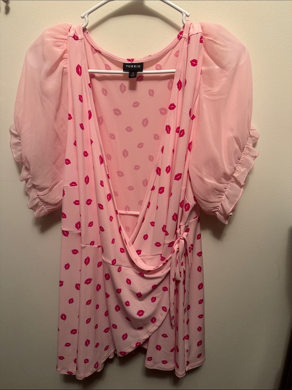 torrid Pink Kiss-Print Sheer Puff Sleeve Wrap Top